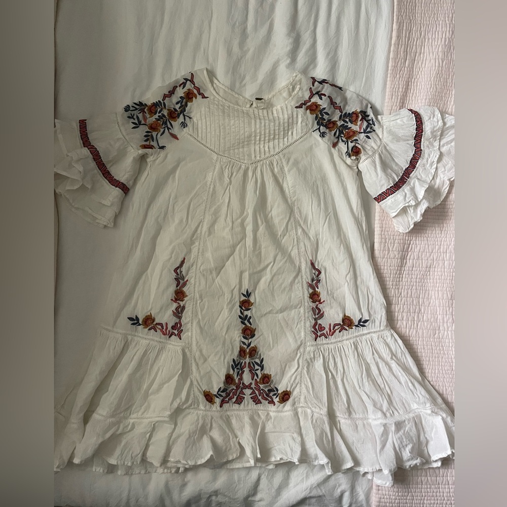 Free people dress! Size small. Flowy with lots of detail.